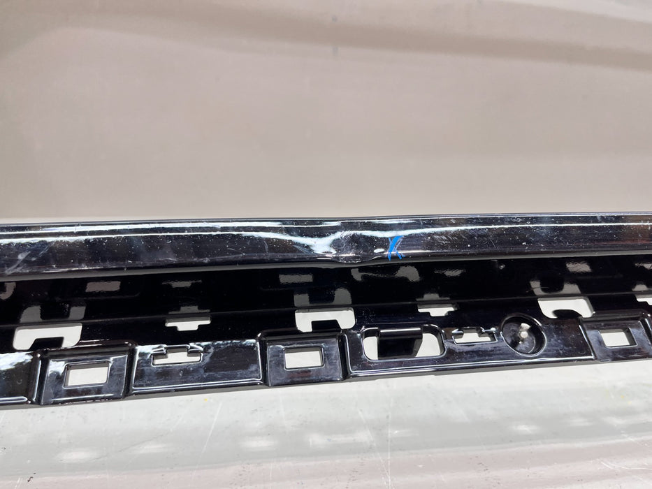 2019-2023 AUDI Q8 FRONT UPPER RADIATOR GRILLE SURROUND TRIM OEM 4M8 807 725