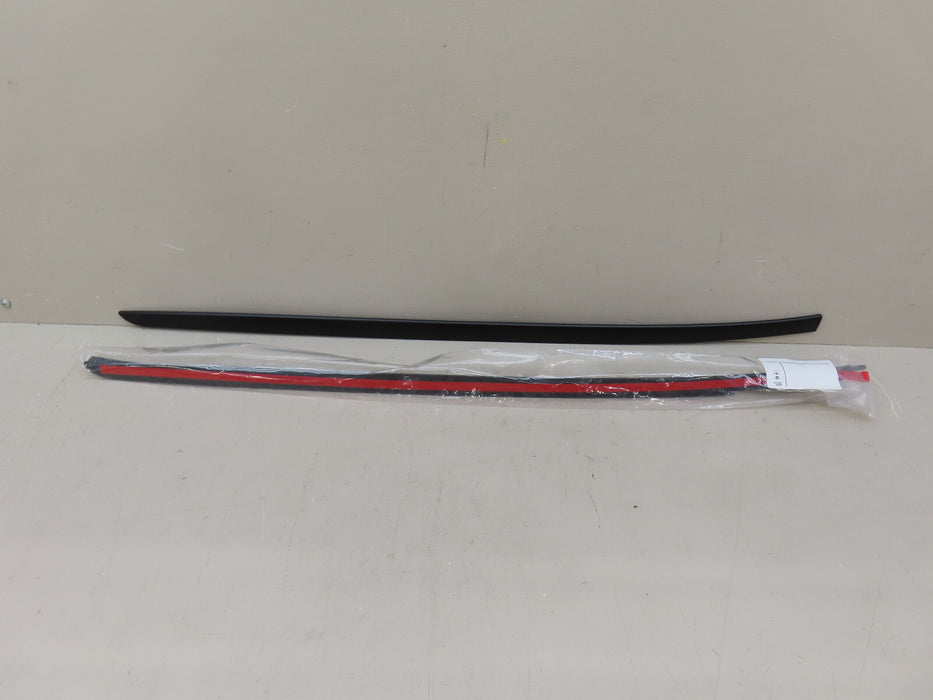 2014-2018 BMW X5 F15 WINDSHIELD RIGHT PASSENGER SIDE DRIP SEAL MOLDING OEM