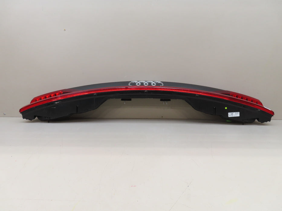 2019-2020 AUDI Q8 REAR CENTER BRAKE LIFT GATE TAIL LIGHT OEM 4M8.945.095.Q
