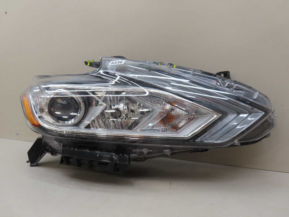 2016-2018 NISSAN ALTIMA FRONT RIGHT PASSENGER SIDE HEADLIGHT OEM