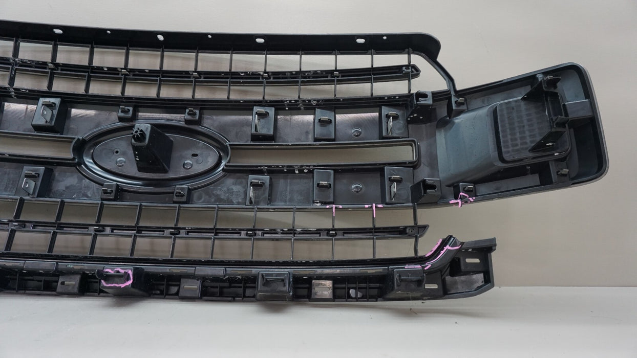 2018-2020 FORD F-150 XLT FRONT BUMPER RADIATOR GRILLE MOLDING OEM JL34-8200