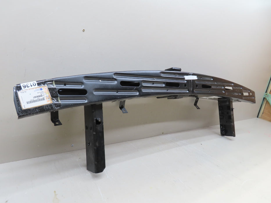 2015-2020 ESCALADE TAHOE YUKON REAR BUMPER REINFORCEMENT TOW HITCH OEM 22806381