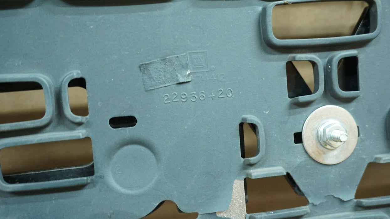 2015-2020 GMC YUKON FRONT BUMPER RADIATOR GRILLE OEM 22936420