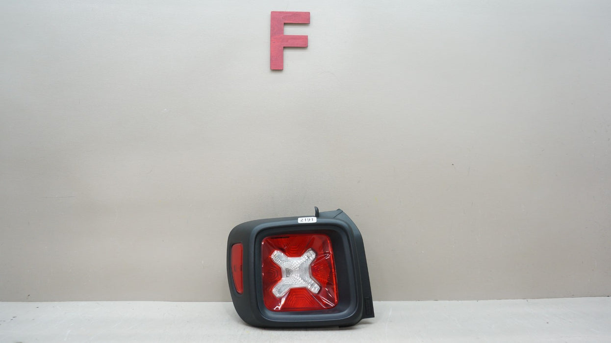 2015-2018 JEEP RENEGADE LATITUDE REAR LEFT DRIVER SIDE TAIL LIGHT OEM 52060586SX