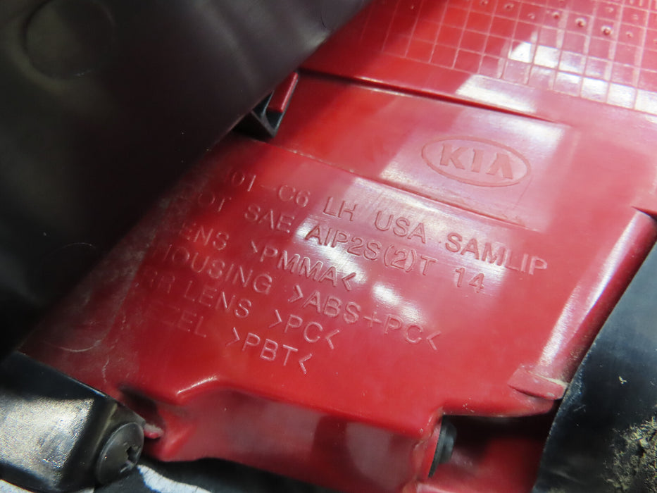 2019-2020 KIA SORENTO LEFT DRIVER SIDE OUTER TAIL LIGHT HALOGEN OEM 92401-C650