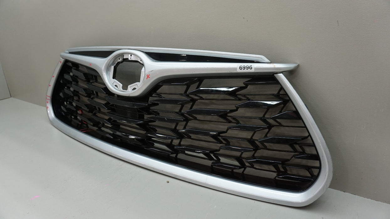2020-2023 TOYOTA HIGHLANDER FRONT UPPER MAIN GRILLE 53101 0E330 OEM 20 21 22 23