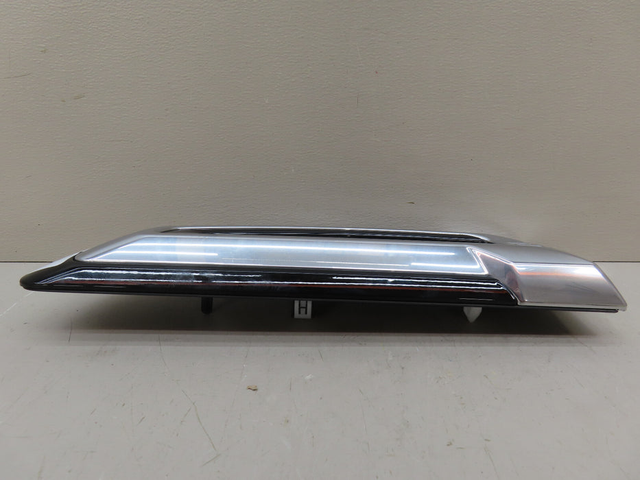 GMC FRONT RIGHT PASSENGER SIDE FENDER VENT OEM