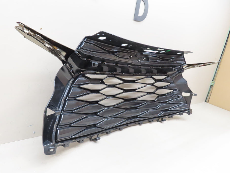 2021-2022 CHEVROLET TRAILBLAZER RS FRONT BUMPER GRILLE W/ EMBLEM OEM 42797386