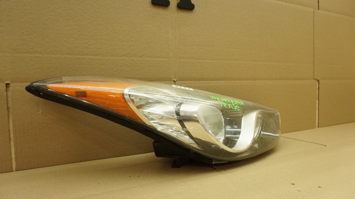2014 2015 2016 HYUNDAI ELANTRA FRONT RIGHT PASSENGER HEADLIGHT HALOGEN OEM