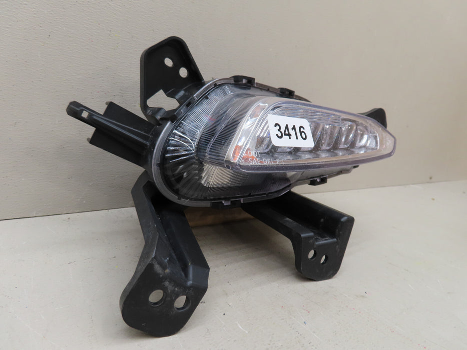2018 2019 HYUNDAI ELANTRA FRONT RIGHT PASSENGER FOG LIGHT LED OEM 92208-G3