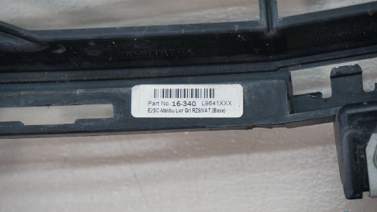 2019-2024 CHEVROLET MALIBU FRONT BUMPER RADIATOR GRILLE OEM 84338683