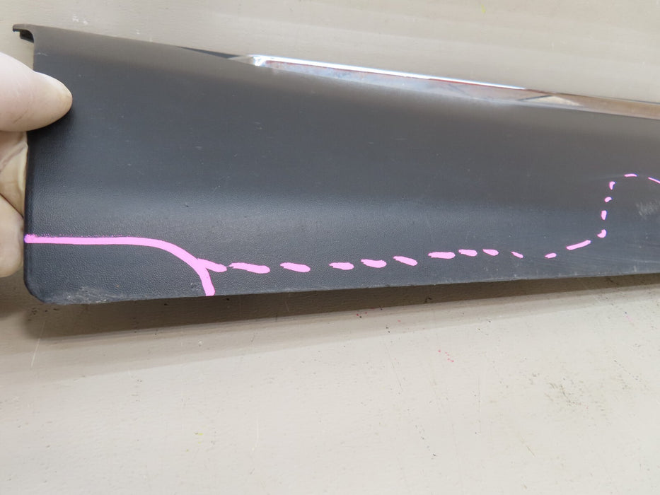 2016-2019 FORD EXPLORER FRONT RIGHT PASSENGER SIDE LOWER DOOR MOLDING OEM