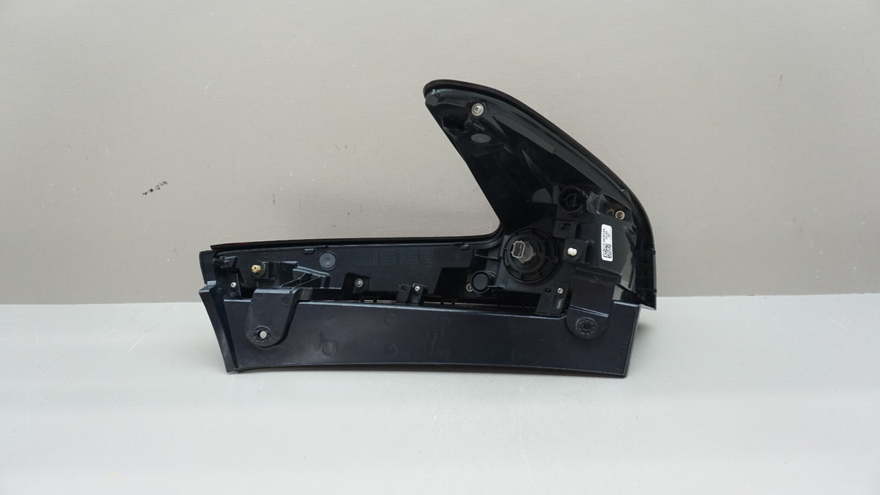 2020-2022 HONDA CR-V REAR LH LEFT DRIVER SIDE OUTER TAIL LIGHT OEM