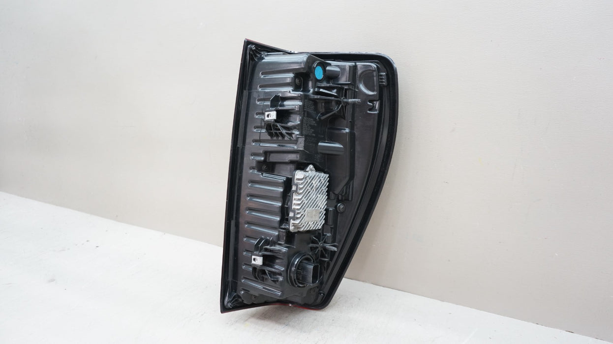2024-2026 GMC SIERRA 2500HD 3500HD REAR LEFT DRIVERS SIDE TAIL LIGHT OEM