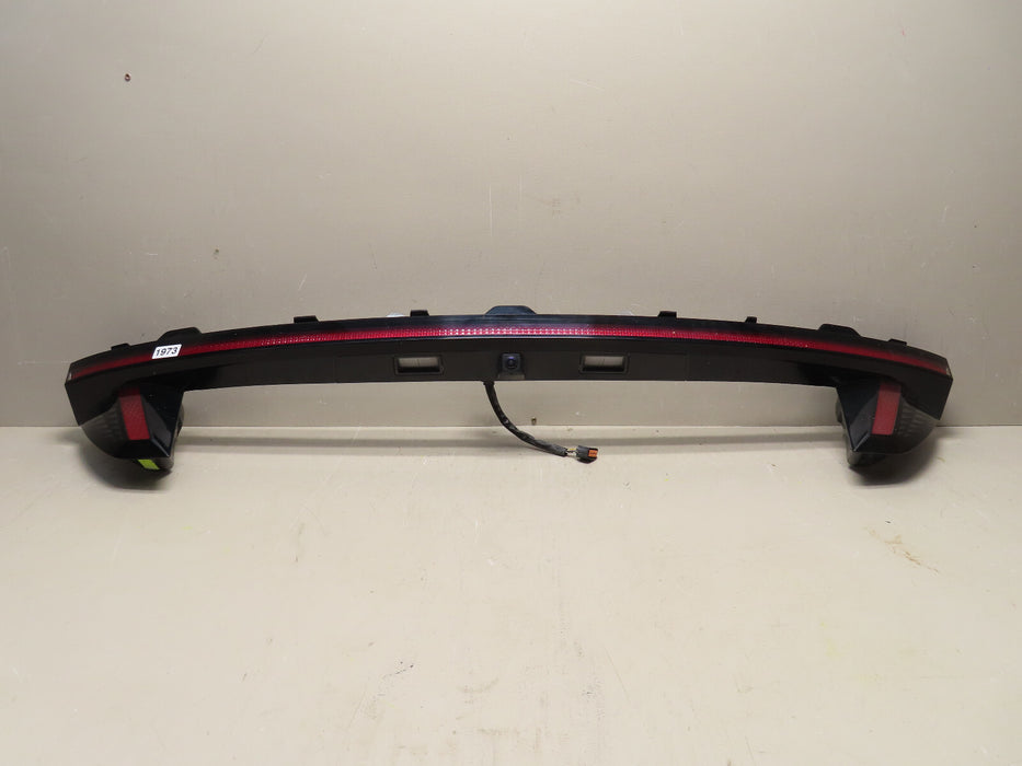 2021-2022 HYUNDAI TUCSON REAR CENTER FULL LED TAIL LIGHT OEM P#92403-CW