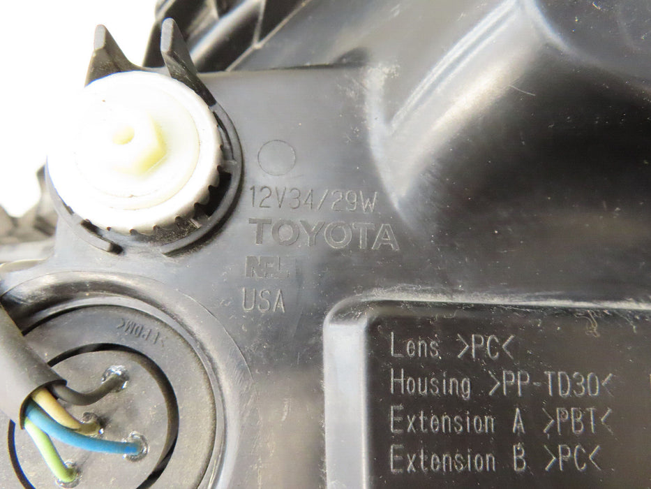 2018-2020 TOYOTA CAMRY LED HEADLIGHT LAMP RIGHT PASSENGER SIDE OEM