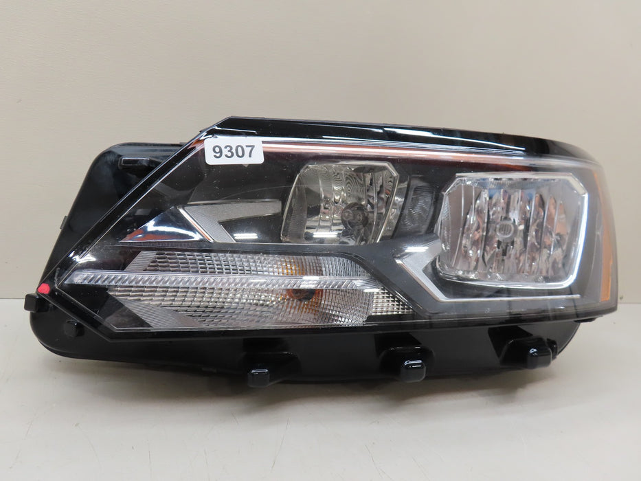 2016-2019 VOLKSWAGEN PASSAT FRONT LEFT DRIVER SIDE HEADLIGHT OEM 9307
