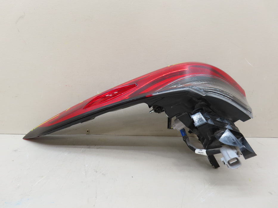 2020-2022 TOYOTA HIGHLANDER RIGHT DRIVER SIDE TAIL LIGHT LAMP LED OUTER OEM
