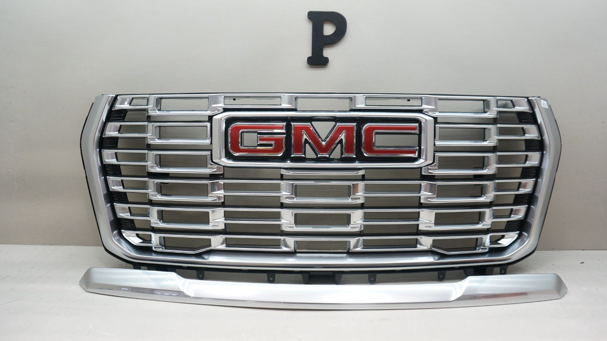 *NEW* 2025 GMC YUKON DENALI FRONT RADIATOR GRILLE AND HOOD TRIM OEM 84956262