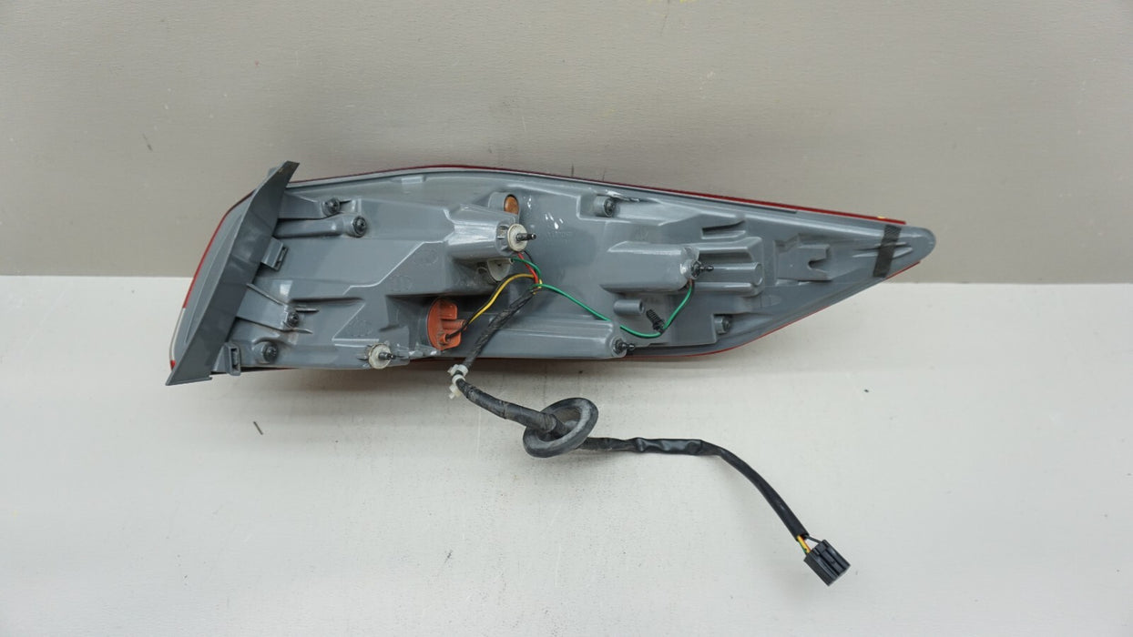 2017-2018 HYUNDAI ELANTRA REAR LEFT DRIVERS TAIL LIGHT 92401-F30 OEM 17 18