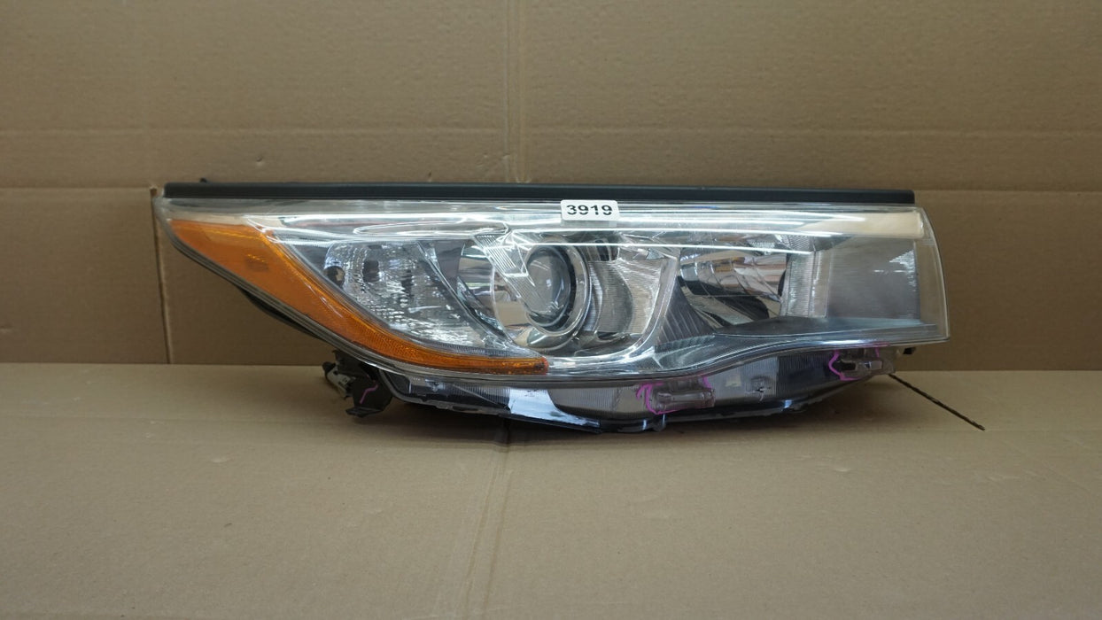 2014-2016 TOYOTA HIGHLANDER RH RIGHT PASSENGER SIDE HALOGEN HEADLIGHT OEM