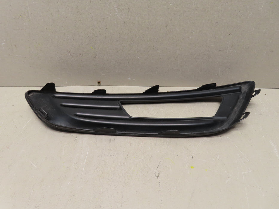 2014-2018 FORD FOCUS  MK3 FRONT RIGHT PASSENGER SIDE FOG LIGHT BEZEL OEM