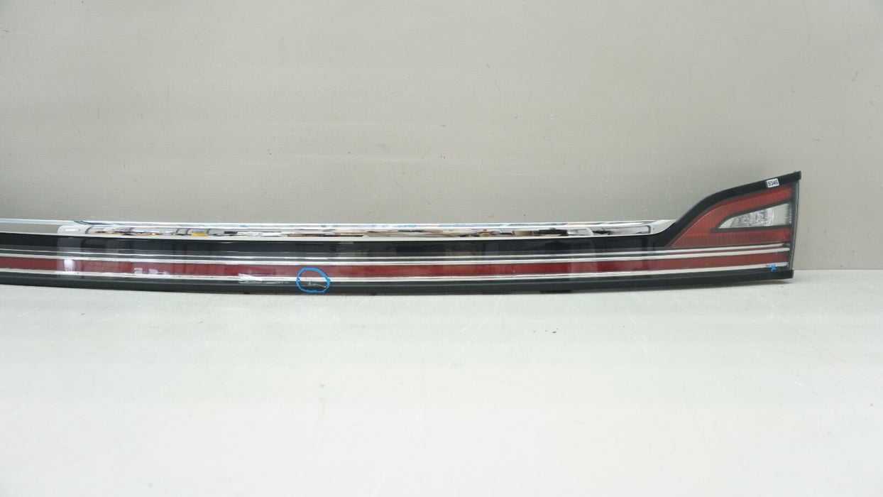2019-2023 LINCOLN NAUTILIUS REAR CENTER TAIL LIGHT LAMP OEM KA1B13A565A