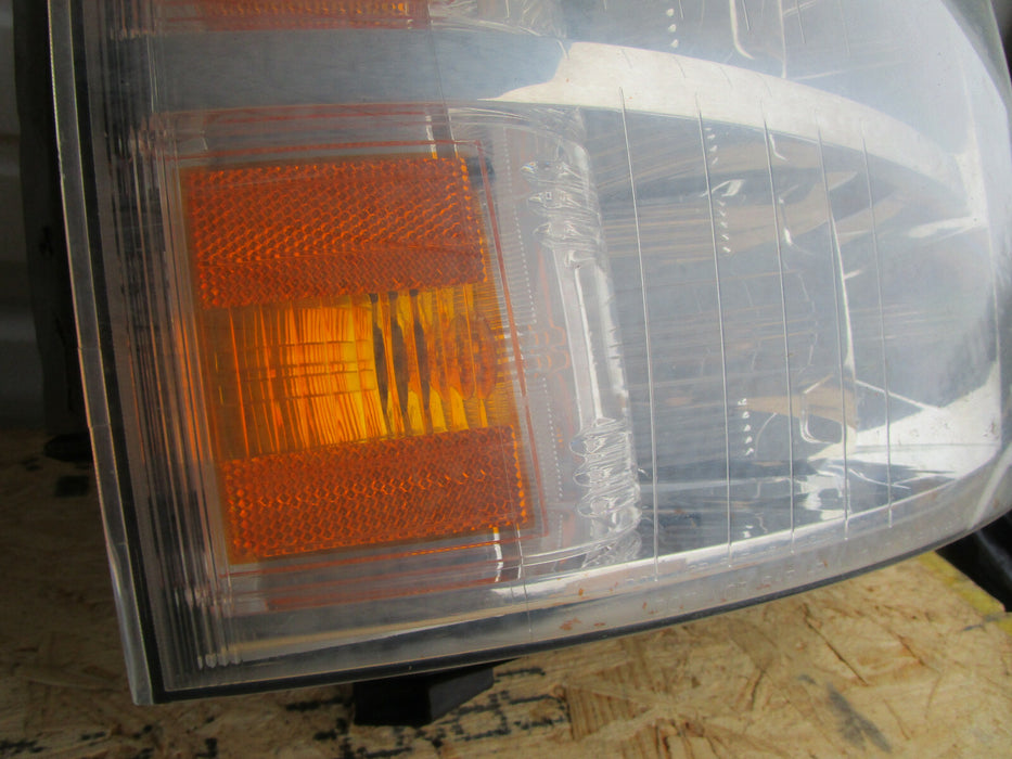 07 08 09 10 11 12 13 CHEVROLET SILVERADO RIGHT FRONT HALOGEN HEADLIGHT OEM