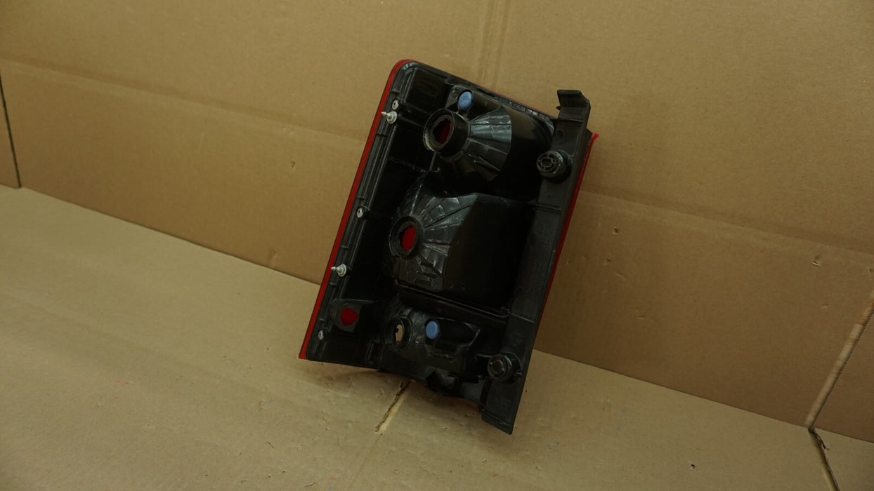 2009-2015 HONDA PILOT FRONT RIGHT PASSENGER SIDE TAIL LIGHT HALOGEN OEM