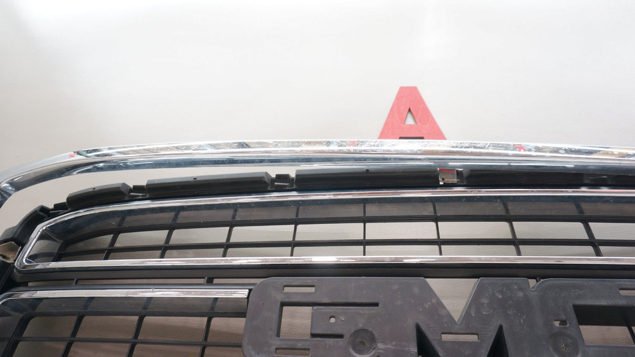 2015-2020 GMC YUKON FRONT BUMPER RADIATOR GRILLE OEM 84119634