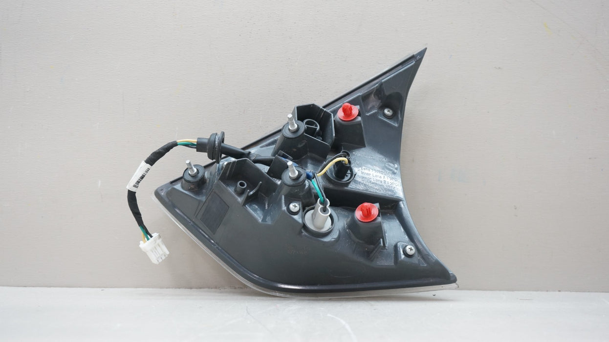 2014-2016 NISSAN ROGUE REAR LEFT DRIVERS SIDE INNER TAIL LIGHT OEM