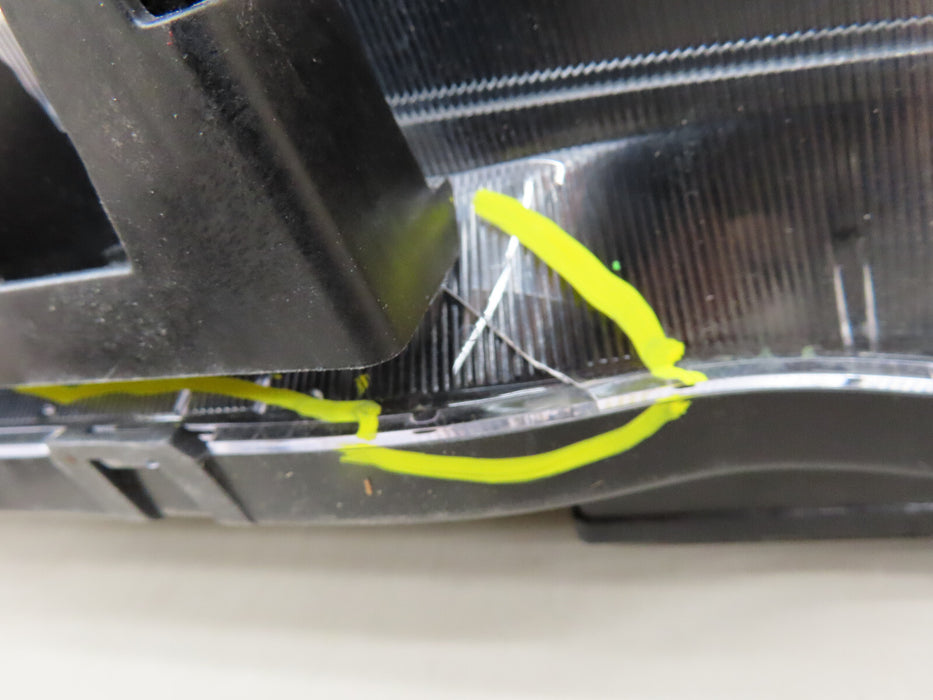 2020-2022 KIA SOUL CENTER HEADLIGHT LAMP OEM 92209-KO