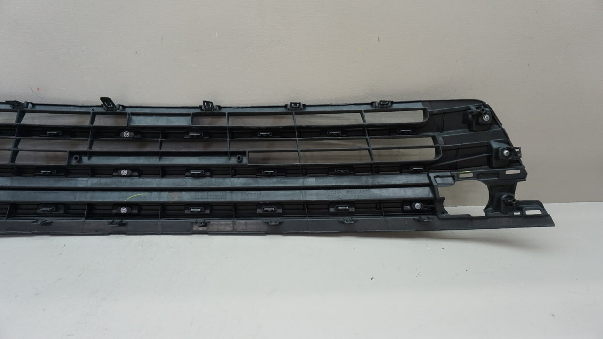 2017-2019 TOYOTA HIGHLANDER FRONT LOWER BUMPER GRILLE GRILL OEM 53112-0E180