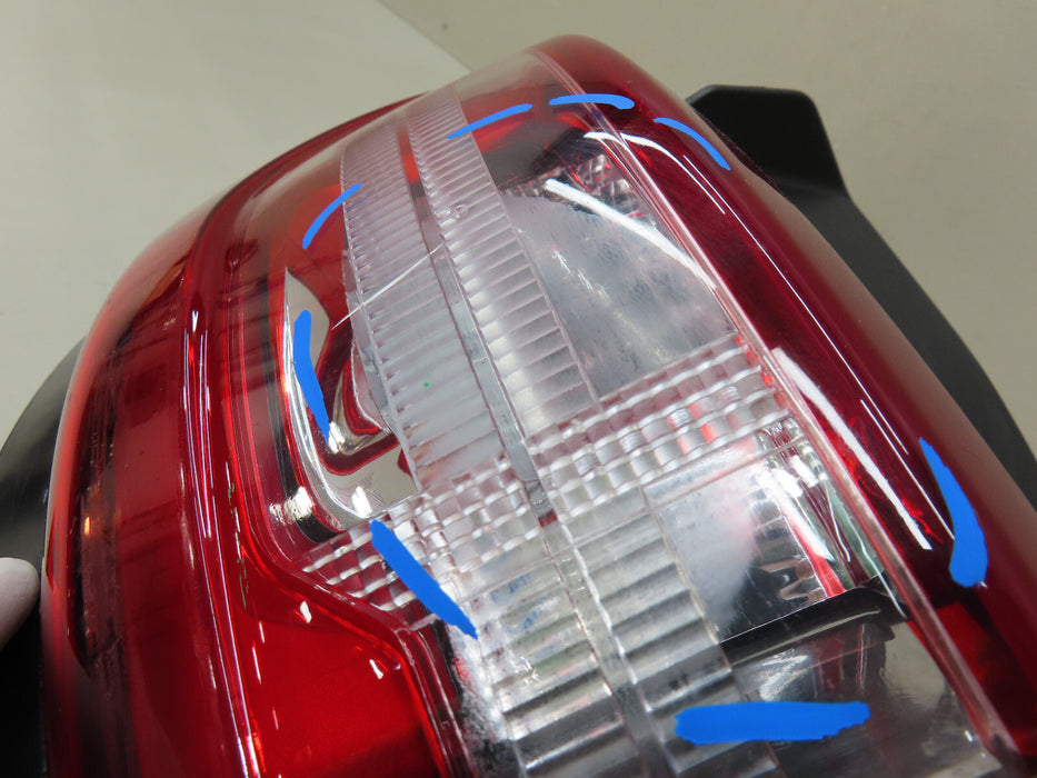 2018-2021 CHEVROLET TRAVERSE LEFT REAR DRIVER SIDE TAIL LIGHT OUTER OEM