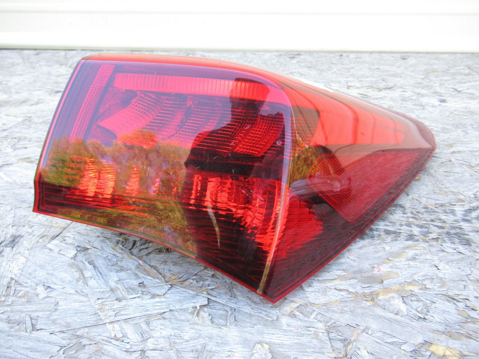 2015-2016 ACURA TLX REAR RIGHT PASSENGER SIDE TAIL LIGHT STOP BRAKE LAMP OEM