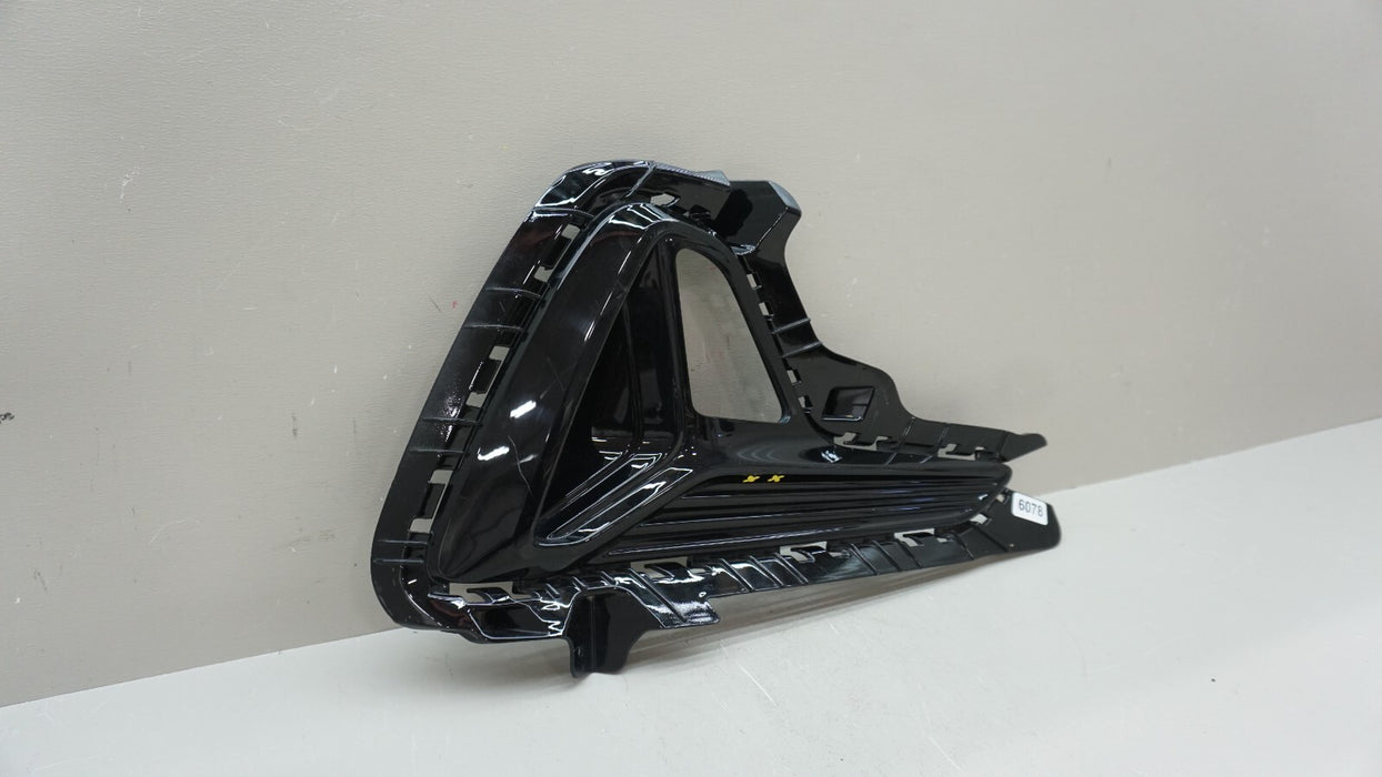 2018 2019 HYUNDAI SONATA FRONT RIGHT RH PASSENGER SIDE FOG LIGHT BEZEL TRIM OEM