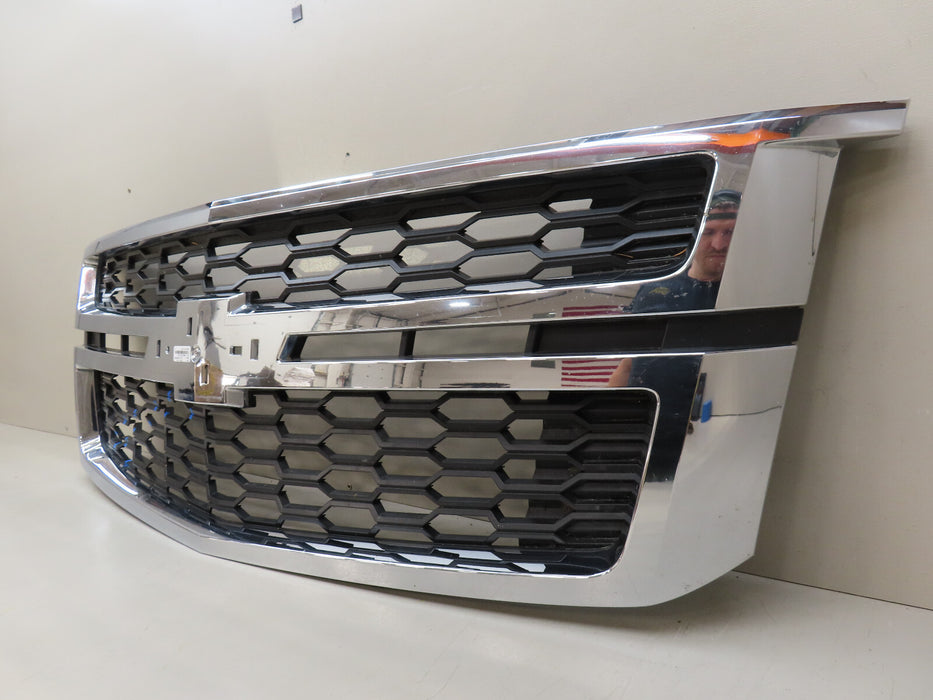2015-2020 CHEVROLET TAHOE/SUBURBAN FRONT RADIATOR GRILL GRILLE OEM 23440914