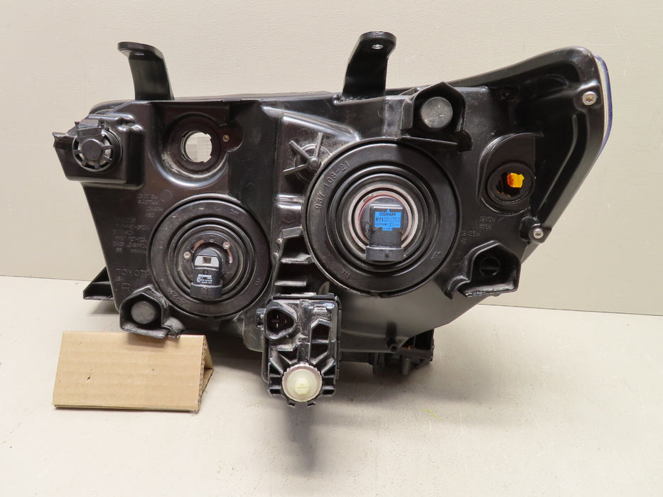 2007-2013 TOYOTA TUNDRA RIGHT PASSENGER SIDE HEADLIGHT HALOGEN LAMP OEM