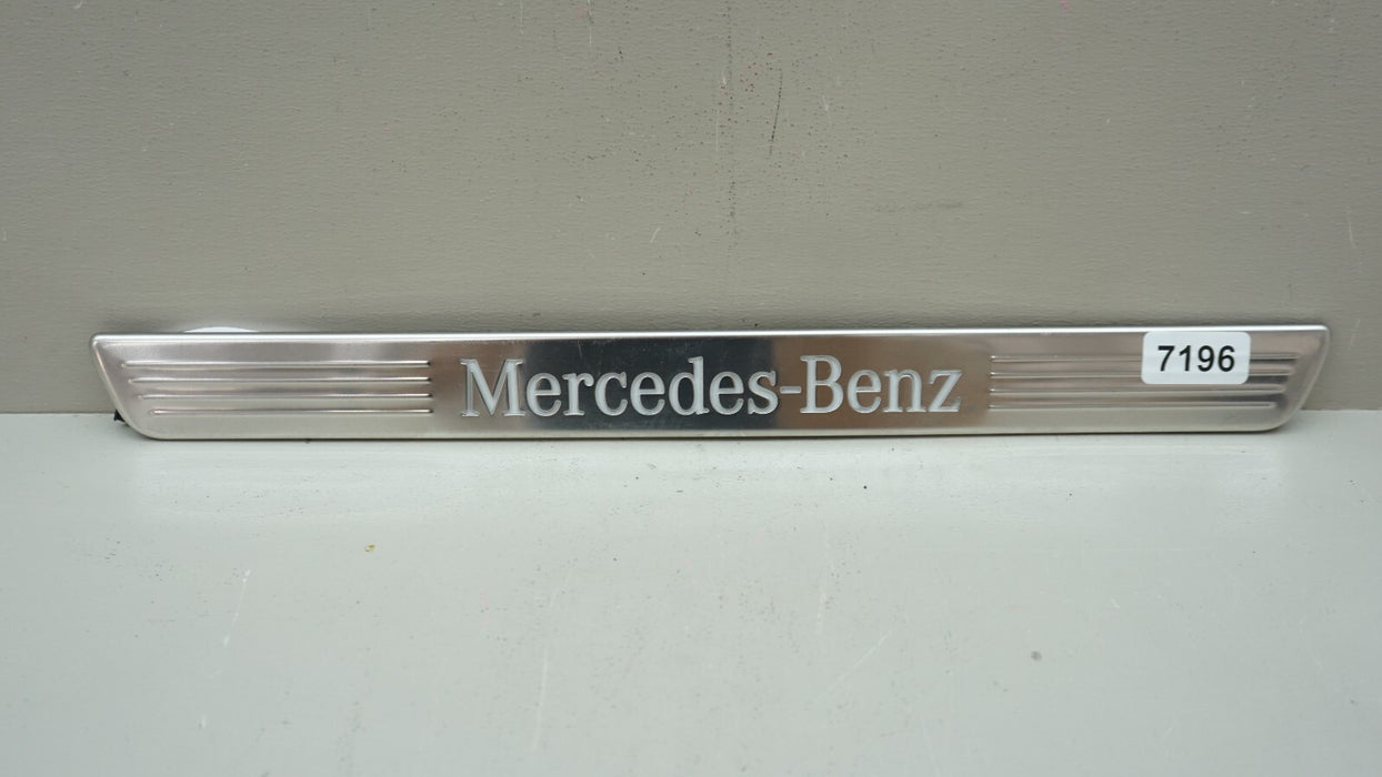 2020-2022 MERCEDES-BENZ GLE GLS FRONT LEFT DOOR SILL ILUMINATED 1676861300 OEM