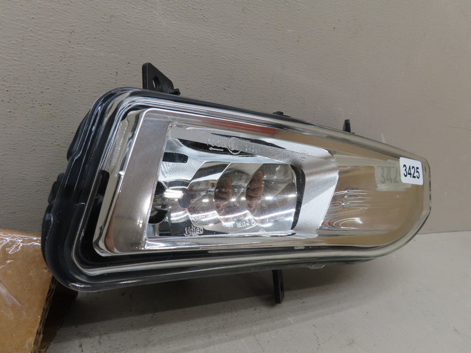 2016-2019 NISSAN ROGUE FRONT RIGHT PASSENGER FOG LIGHT AFTERMARKET 90078635