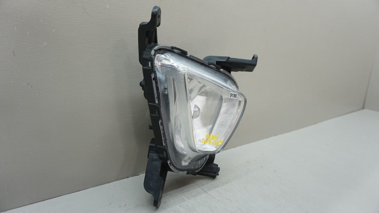 2016-2018 KIA SORENTO FRONT RIGHT PASSENGER SIDE FOG LIGHT OEM 16 17 18