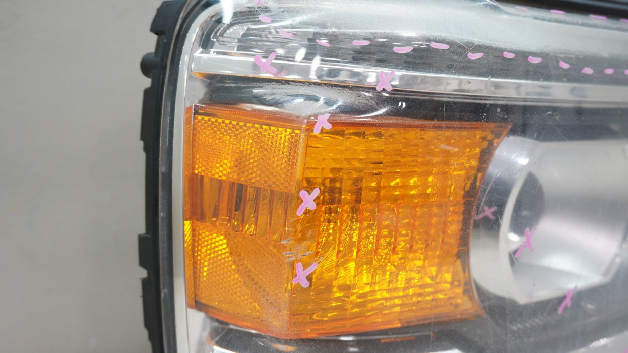 2014-2019 GMC SIERRA 1500 2500 3500 RIGHT SIDE HALOGEN HEADLIGHT OEM 23268191