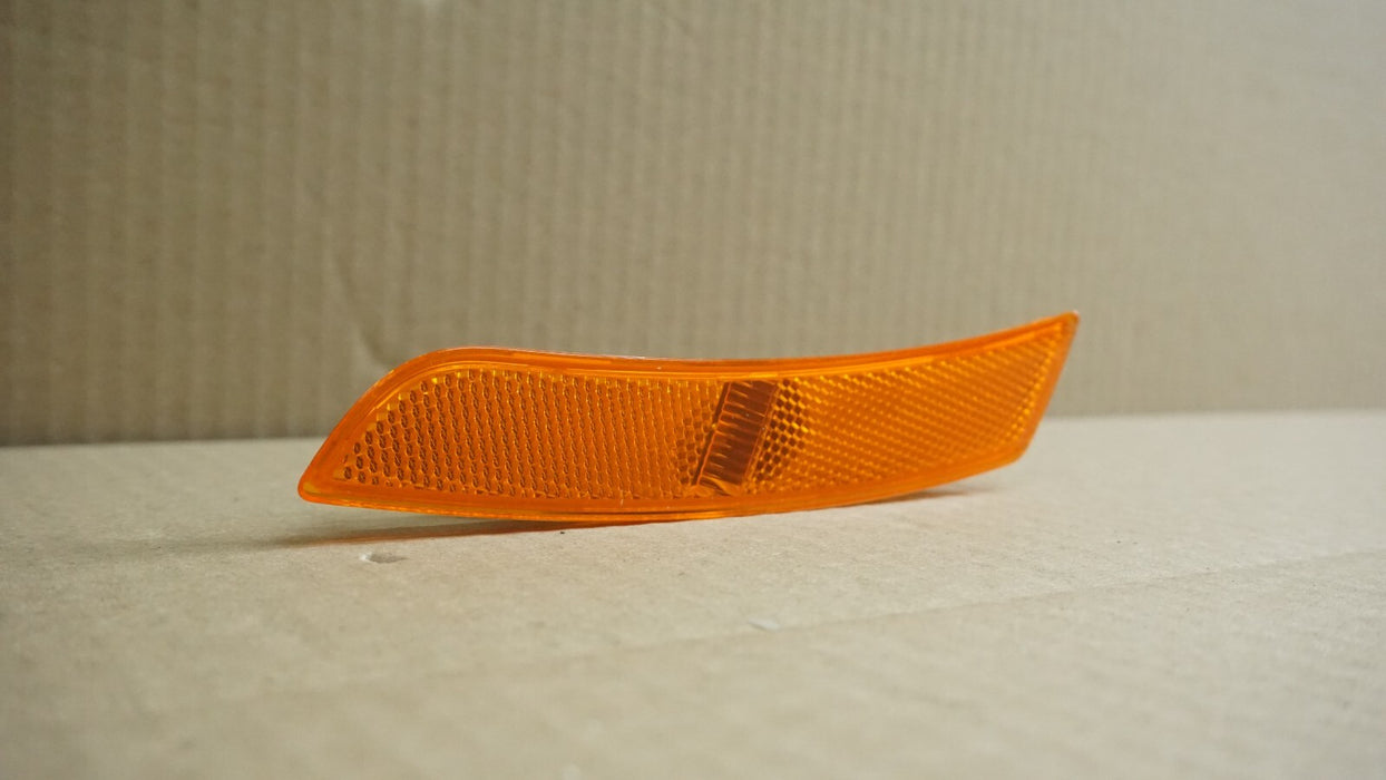 2016-2021 CHEVROLET CAMARO CADILLAC ATS FRONT RIGHT BUMPER MARKER LIGHT LAMP OEM