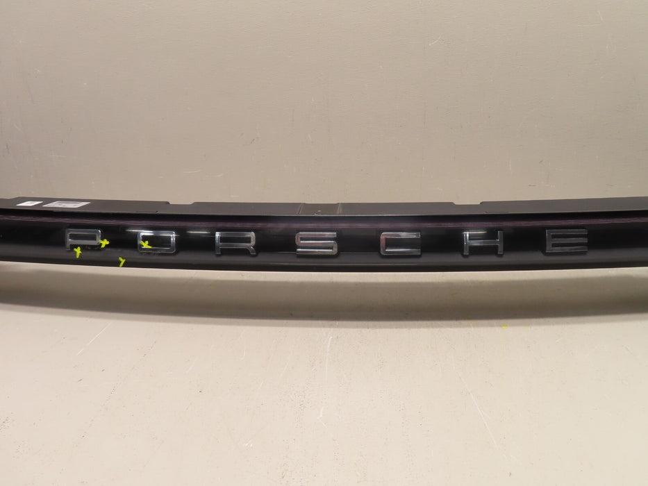 2019 2020 2021 PORSCHE CAYENNE REAR LIGHT CENTER LED TAILLIGHT 9Y0945081 OEM