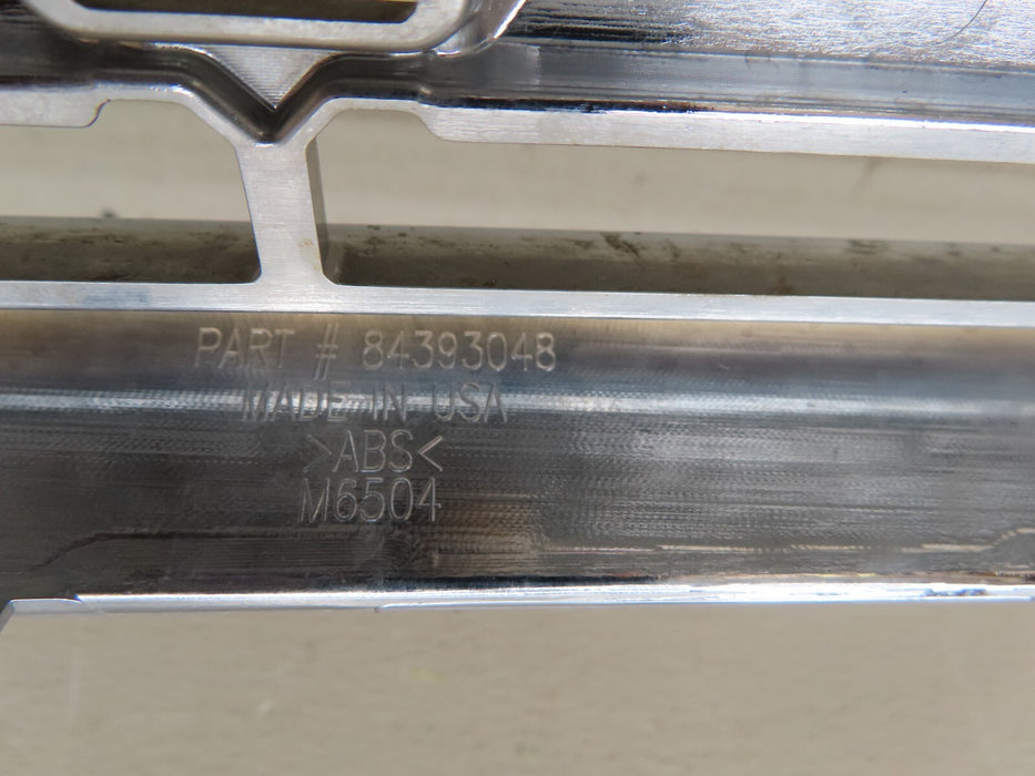 2020-2021 GMC SIERRA 3500 HD DENALI RADIATOR LOWER INSERT GRILLE OEM 84393048