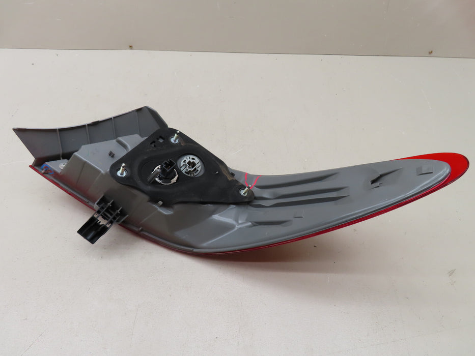 2015-2017 TOYOTA CAMRY REAR LEFT DRIVER SIDE OUTER TAIL LIGHT HALOGEN LAMP