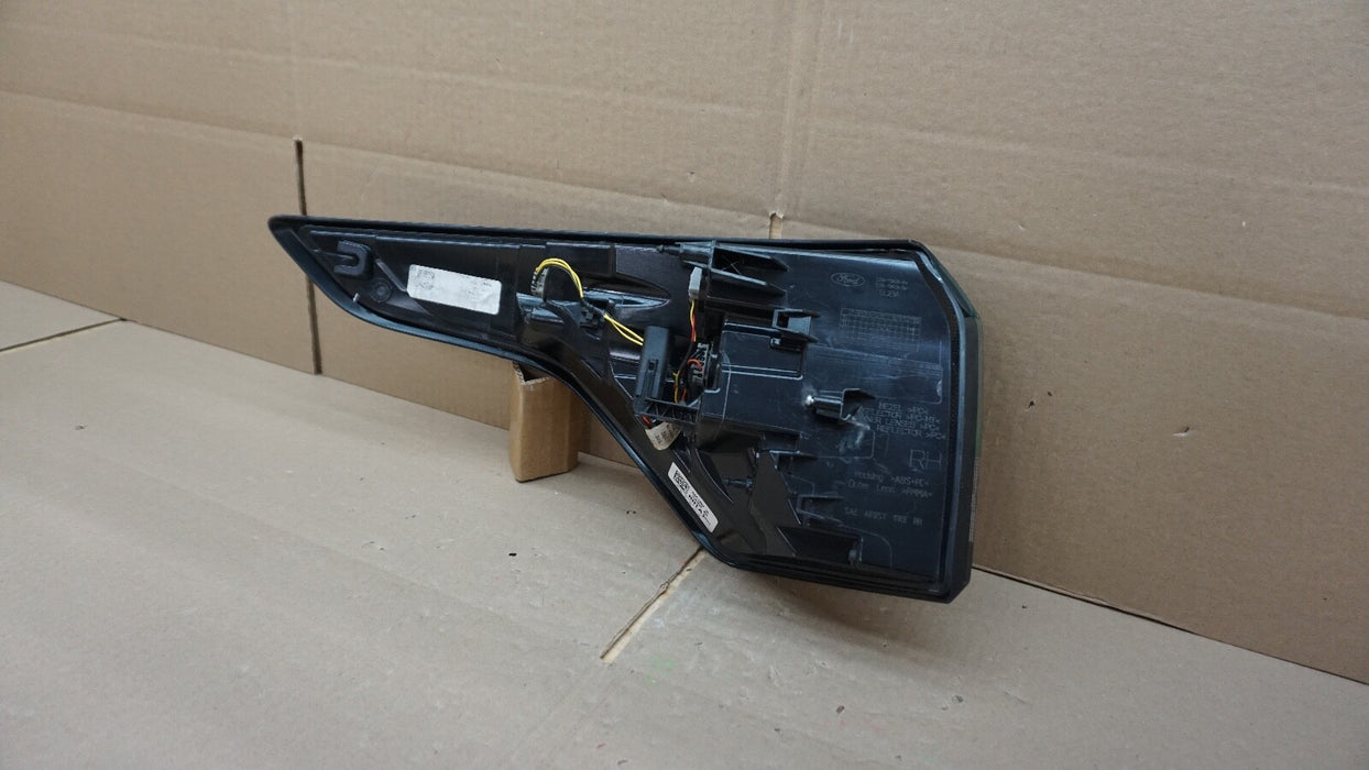 2017-2018 FORD ESCAPE REAR RH RIGHT PASSENGER SIDE OUTER TAIL LIGHT OEM