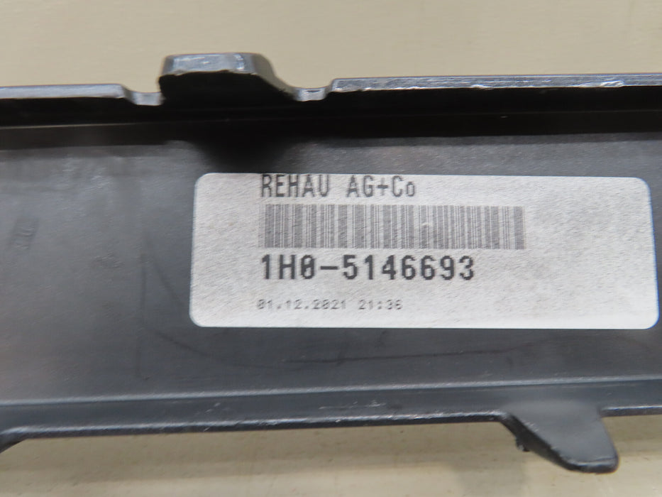 2017 2018 2019 AUDI Q7 REAR MIDDLE BUMPER COVER OEM 4M0807527