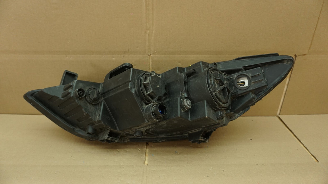 2017-2018 HYUNDAI ELANTRA FRONT RIGHT PASSENGER SIDE HEADLIGHT HALOGEN OEM