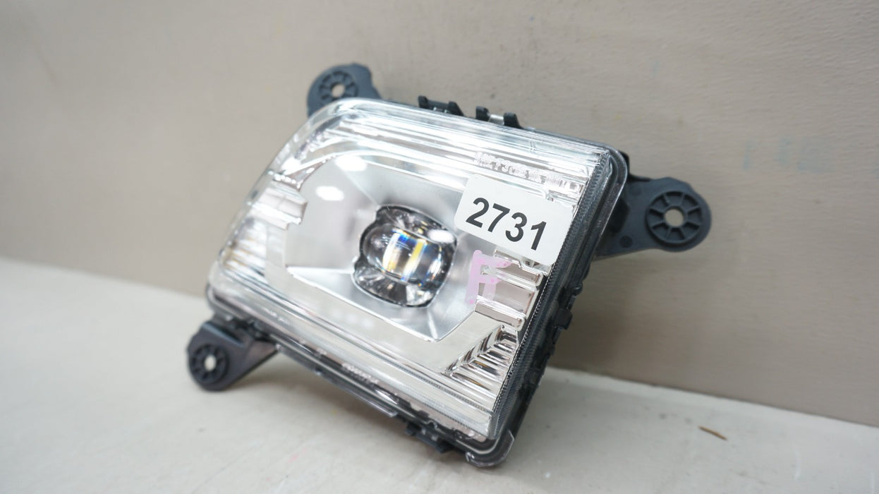 2019-2021 CHEVROLET SILVERADO 1500 FRONT RIGHT PASSENGER SIDE FOG LIGHT OEM